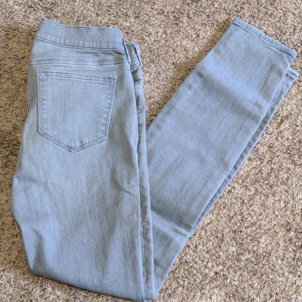 J Crew 8" Midrise Jeans in Valley Wash 26